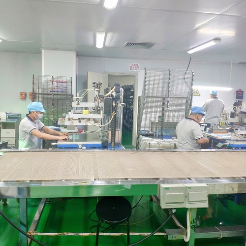 Lunfeng Teknolojisinde Yarım Otomatik İpek Serisi Matbaası