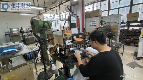 Shenzhen Lunfeng Teknolojisi tarafından Grafik Üstleşimler: Cihazlarınızı Koruyun, Kılavuzlayın ve Markalayın Grafik Üstleşimler Nedir?